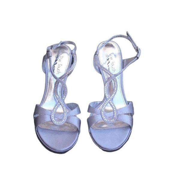 Touch of Nina Formal Strappy Infinity Symbol Rhinestone Silver Heels‎ Sz 9.5 - Picture 1 of 7